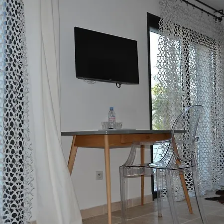 לינה וארוחת בוקר Le Sud